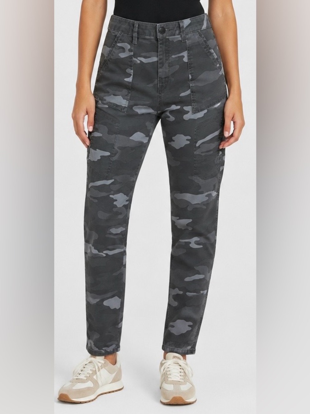Woman’s Flex-ellent Camo High Waist Cargo Pants Size 10